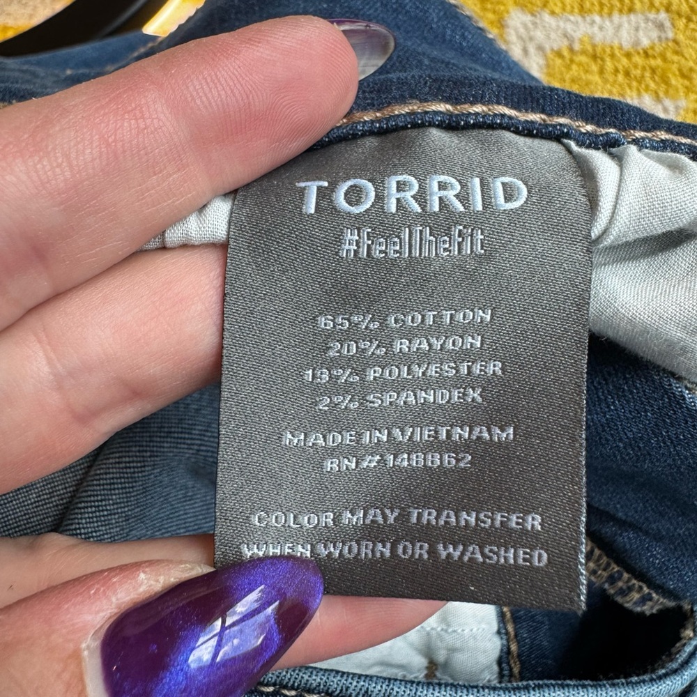 Torrid bundle 2) shorts Black and Blue Jean Shorts black raw hemline size 18 - Picture 9 of 10